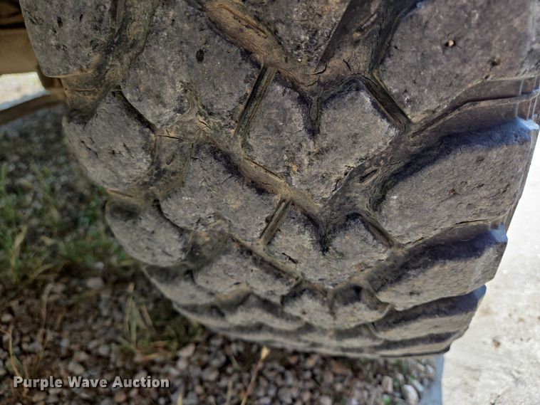 image for item EO0932 1993 Chevrolet Suburban K1500 SUV