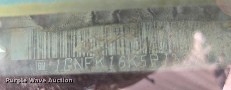 image for item EO0932 1993 Chevrolet Suburban K1500 SUV