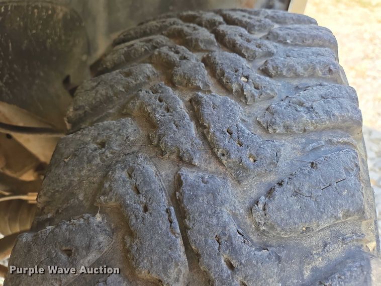 image for item EO0933 1992 GMC Suburban SUV