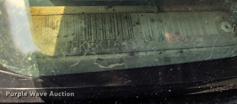 image for item EO0933 1992 GMC Suburban SUV