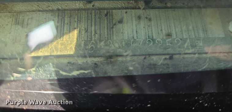 image for item EO0933 1992 GMC Suburban SUV