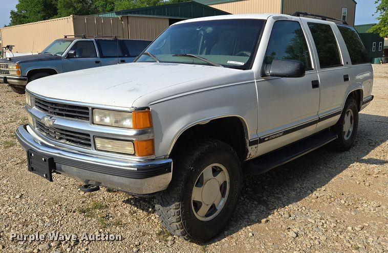 image for item EO0934 1999 Chevrolet Tahoe SUV