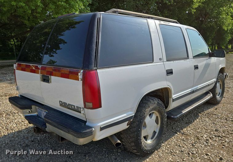 image for item EO0934 1999 Chevrolet Tahoe SUV