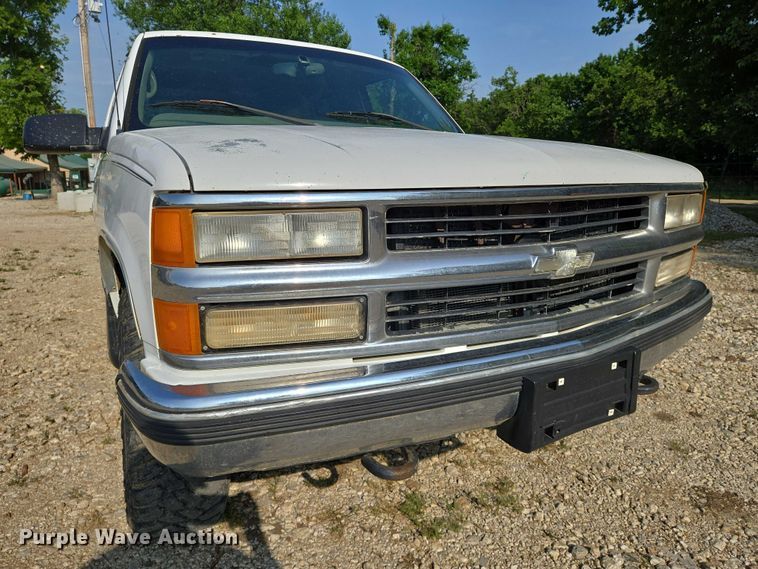 image for item EO0934 1999 Chevrolet Tahoe SUV