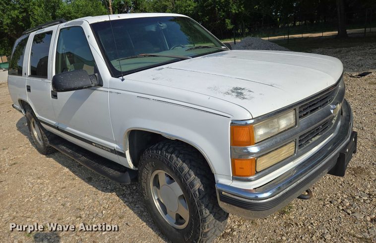 image for item EO0934 1999 Chevrolet Tahoe SUV