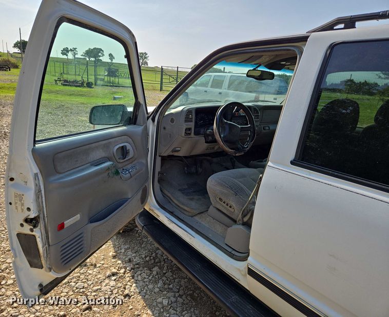 image for item EO0934 1999 Chevrolet Tahoe SUV