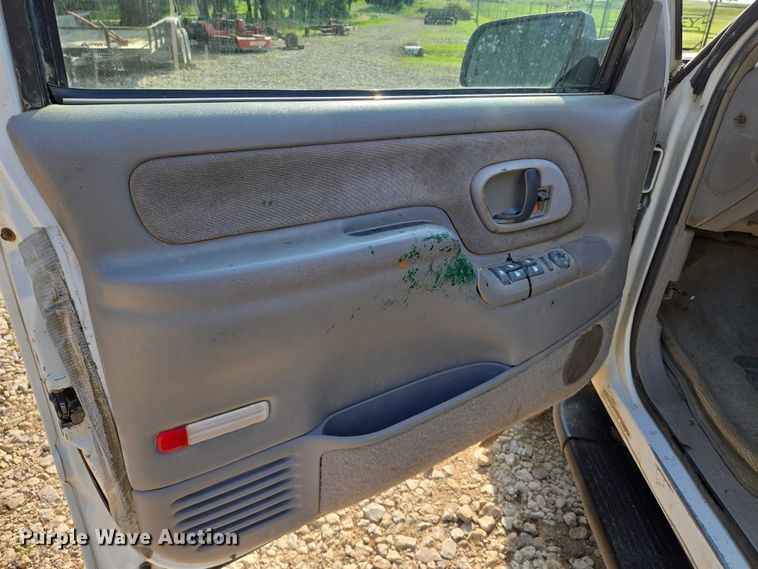 image for item EO0934 1999 Chevrolet Tahoe SUV