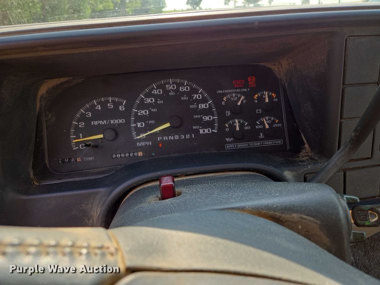 image for item EO0934 1999 Chevrolet Tahoe SUV