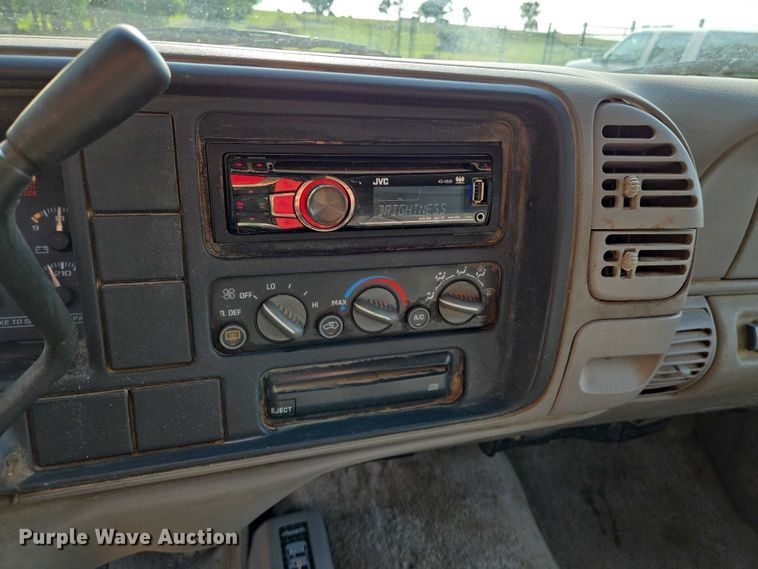 image for item EO0934 1999 Chevrolet Tahoe SUV