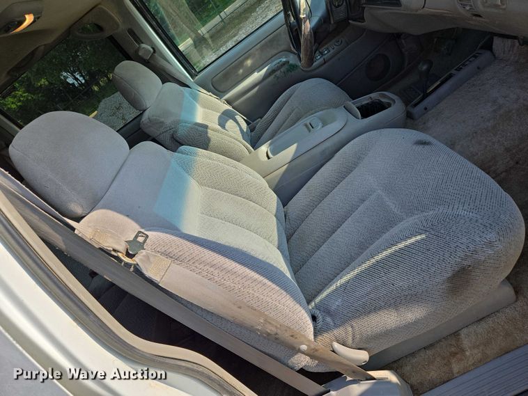 image for item EO0934 1999 Chevrolet Tahoe SUV