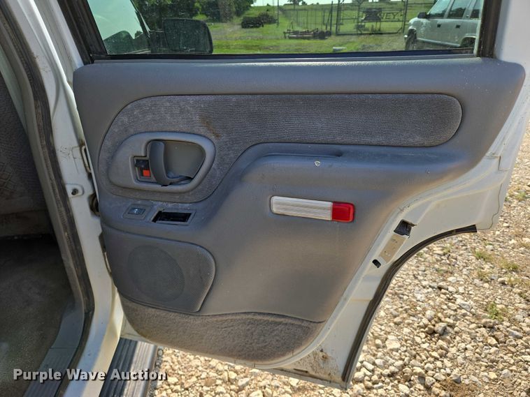 image for item EO0934 1999 Chevrolet Tahoe SUV