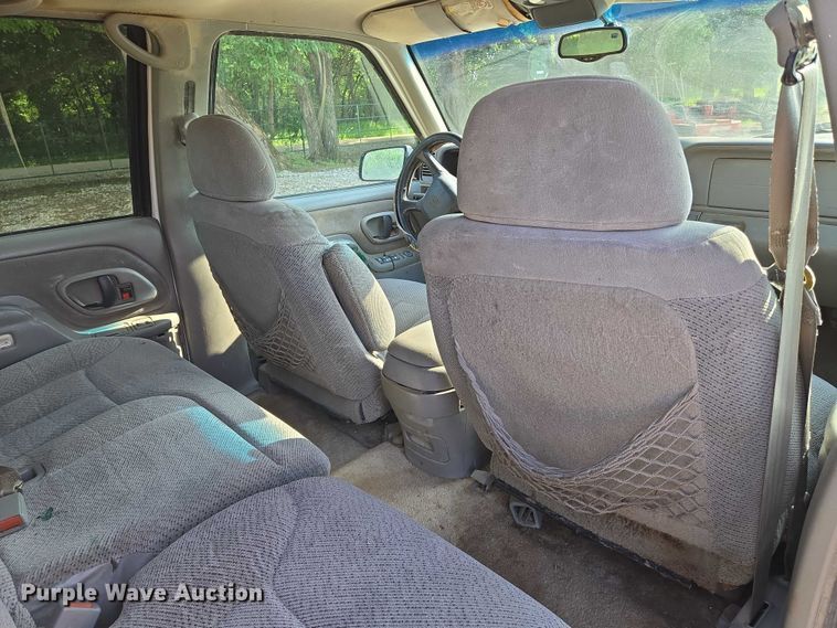 image for item EO0934 1999 Chevrolet Tahoe SUV