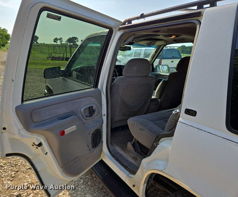 image for item EO0934 1999 Chevrolet Tahoe SUV