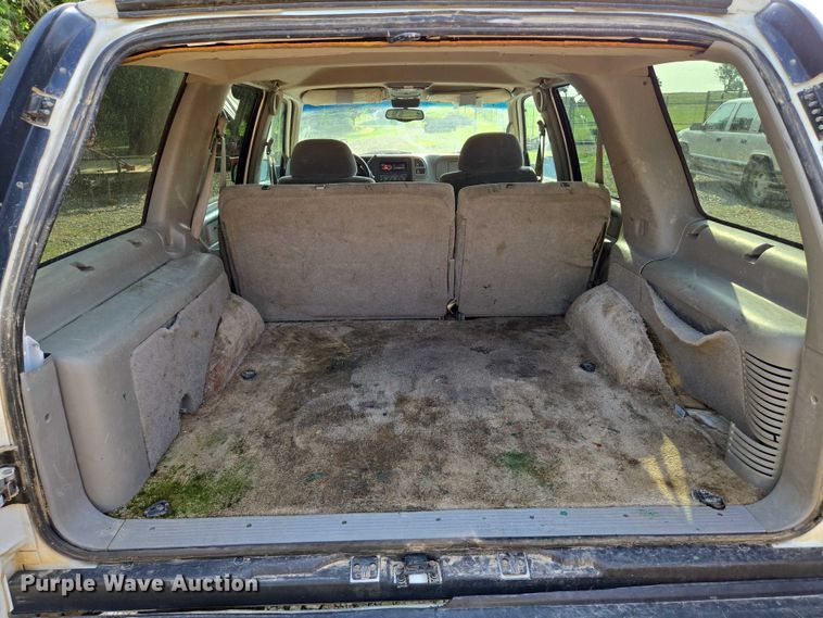 image for item EO0934 1999 Chevrolet Tahoe SUV