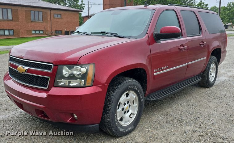 image for item EO1018 2011 Chevrolet Suburban 1500 SUV