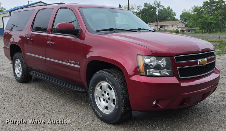 image for item EO1018 2011 Chevrolet Suburban 1500 SUV