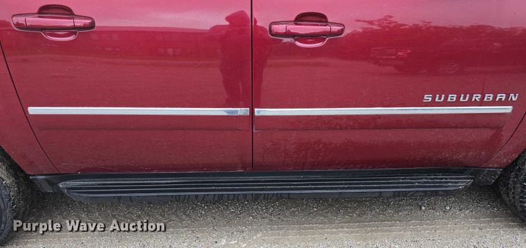 image for item EO1018 2011 Chevrolet Suburban 1500 SUV