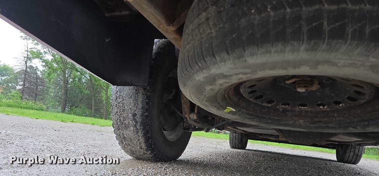 image for item EO1018 2011 Chevrolet Suburban 1500 SUV