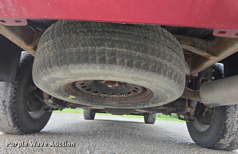 image for item EO1018 2011 Chevrolet Suburban 1500 SUV