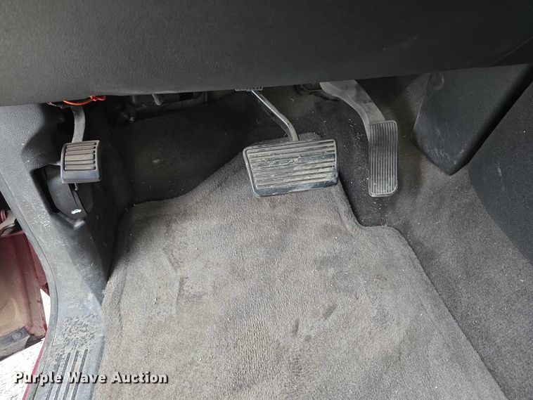 image for item EO1018 2011 Chevrolet Suburban 1500 SUV