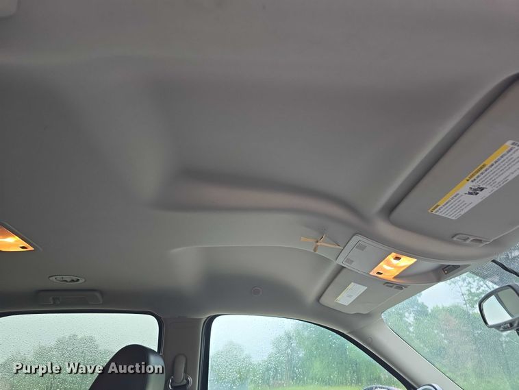 image for item EO1018 2011 Chevrolet Suburban 1500 SUV