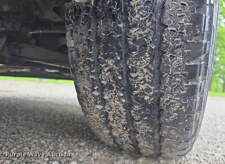 image for item EO1018 2011 Chevrolet Suburban 1500 SUV