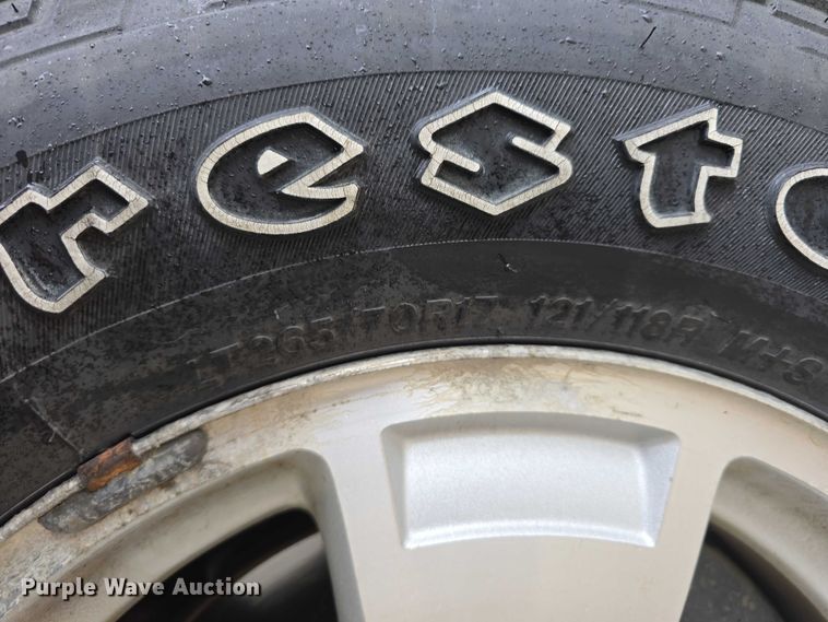 image for item EO1018 2011 Chevrolet Suburban 1500 SUV