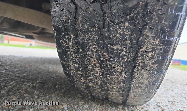 image for item EO1018 2011 Chevrolet Suburban 1500 SUV