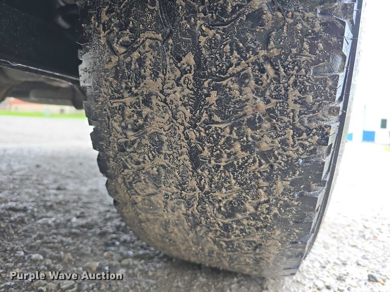 image for item EO1018 2011 Chevrolet Suburban 1500 SUV