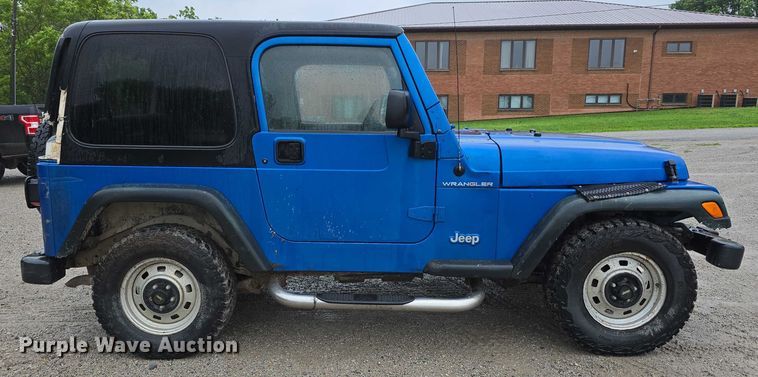 image for item EO1019 1999 Jeep Wrangler SUV