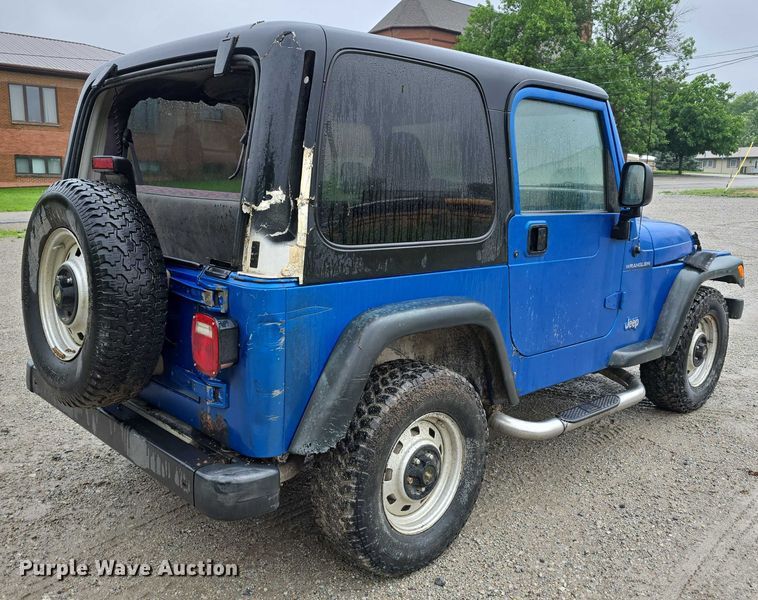 image for item EO1019 1999 Jeep Wrangler SUV