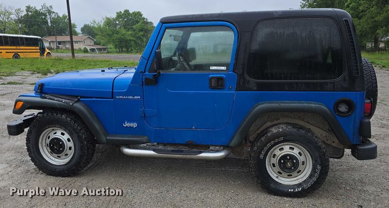 image for item EO1019 1999 Jeep Wrangler SUV