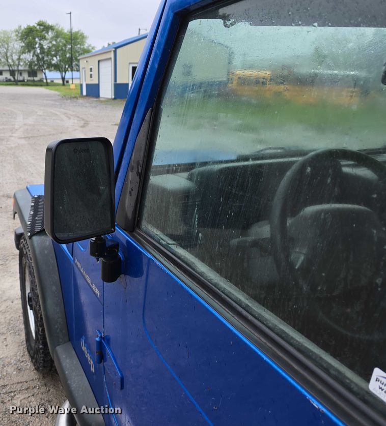 image for item EO1019 1999 Jeep Wrangler SUV