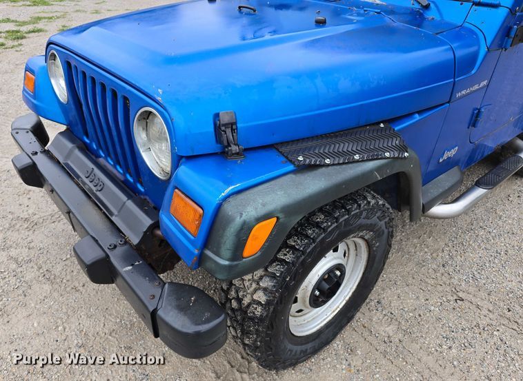 image for item EO1019 1999 Jeep Wrangler SUV