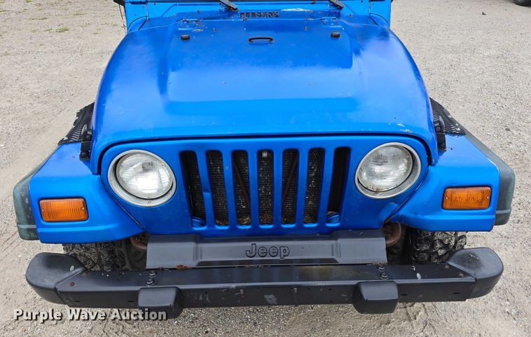 image for item EO1019 1999 Jeep Wrangler SUV