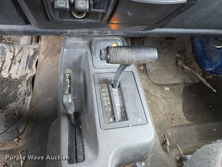 image for item EO1019 1999 Jeep Wrangler SUV