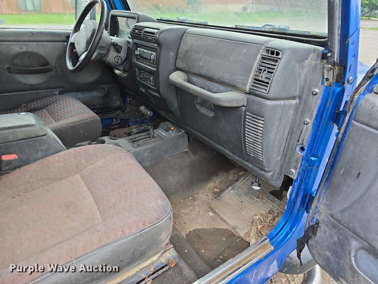 image for item EO1019 1999 Jeep Wrangler SUV