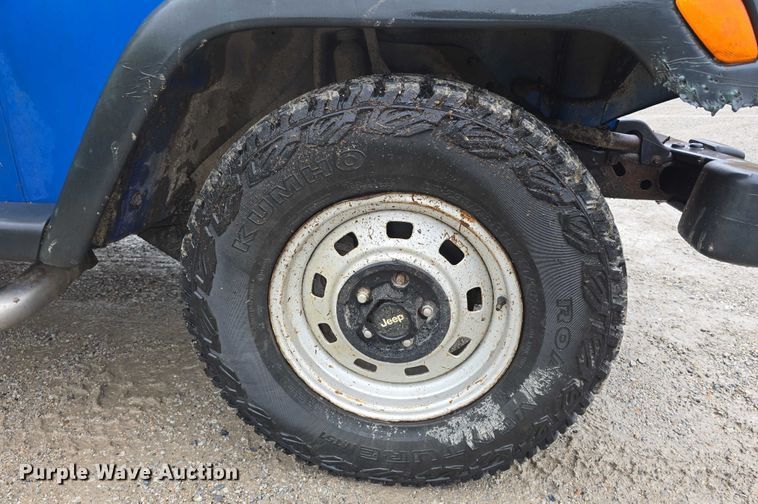 image for item EO1019 1999 Jeep Wrangler SUV