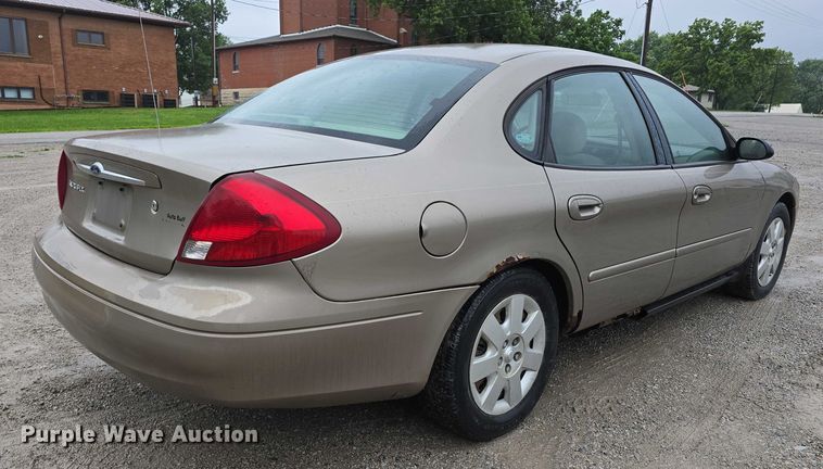 image for item EO1020 2002 Ford Taurus LX 
