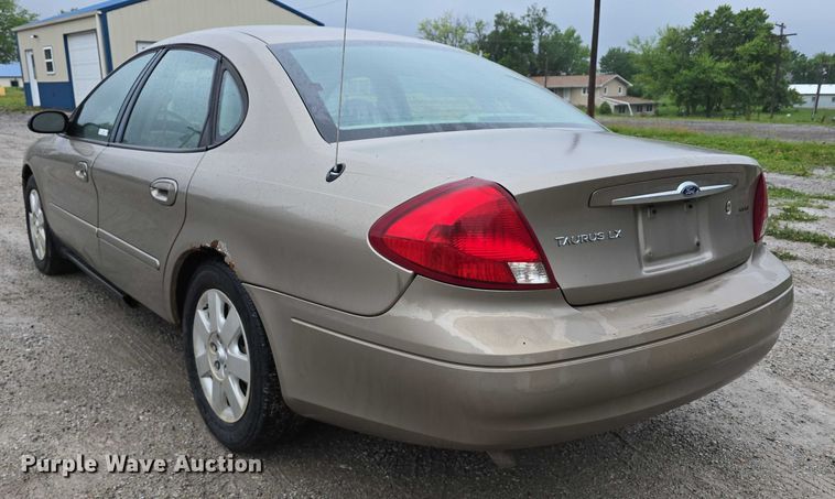 image for item EO1020 2002 Ford Taurus LX 
