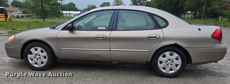 image for item EO1020 2002 Ford Taurus LX 
