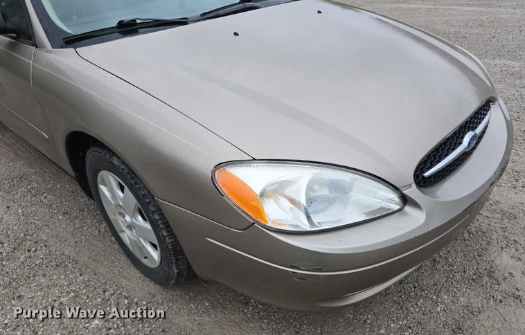 image for item EO1020 2002 Ford Taurus LX 