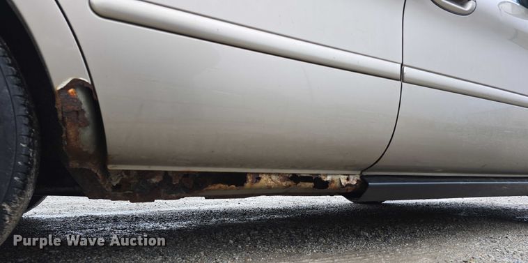 image for item EO1020 2002 Ford Taurus LX 