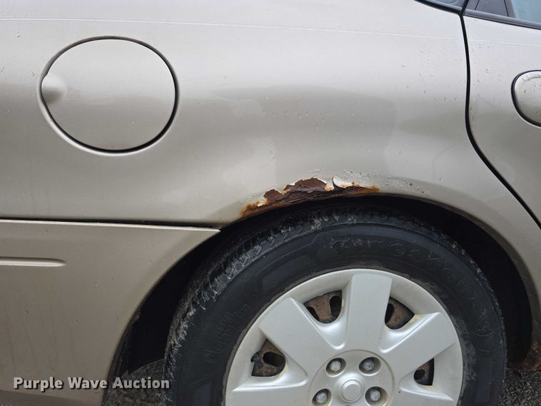 image for item EO1020 2002 Ford Taurus LX 