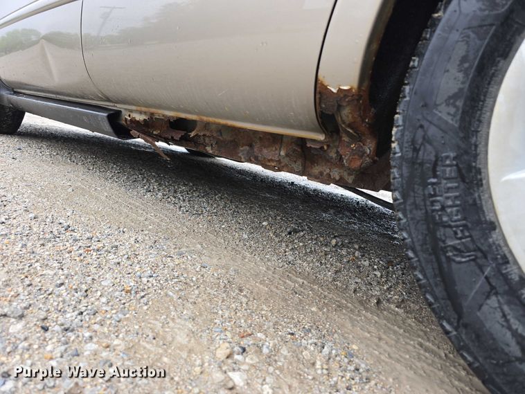 image for item EO1020 2002 Ford Taurus LX 