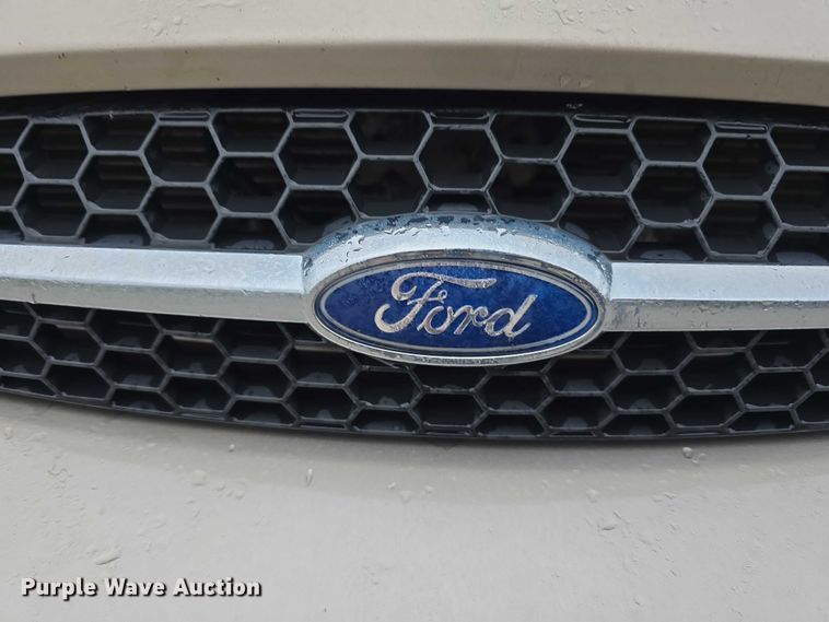 image for item EO1020 2002 Ford Taurus LX 