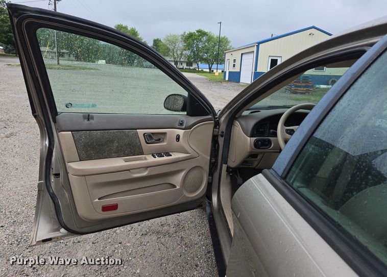 image for item EO1020 2002 Ford Taurus LX 