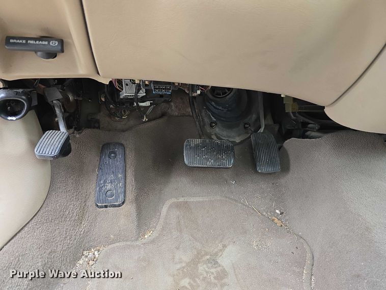 image for item EO1020 2002 Ford Taurus LX 