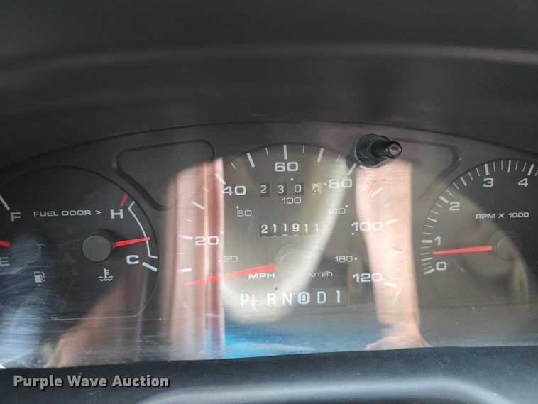 image for item EO1020 2002 Ford Taurus LX 