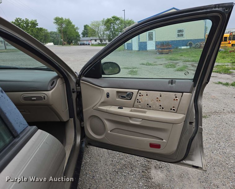 image for item EO1020 2002 Ford Taurus LX 